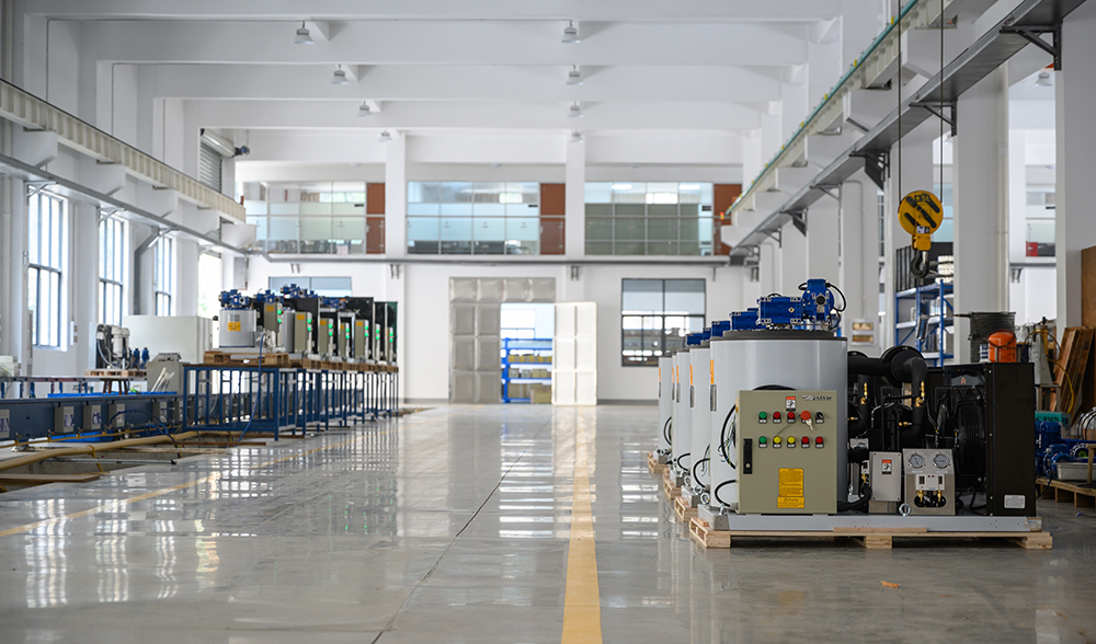 格蘭特車間制作制冰機設(shè)備展示